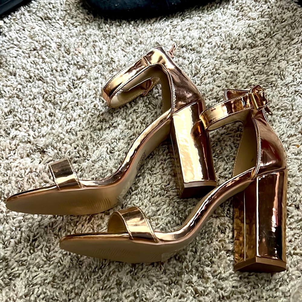 Womens gold heel